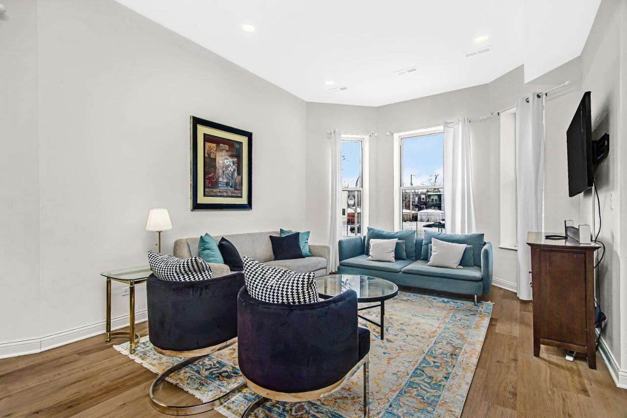 Modern 4Br Just A Block From Cta Pink Line With Pool Table Free Parking Apartman Chicago Kültér fotó