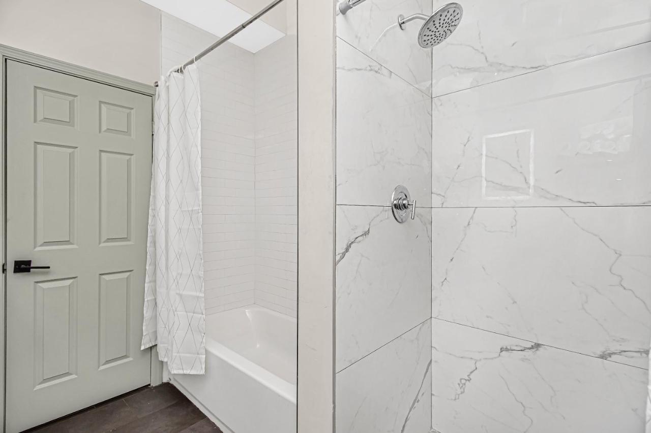 Modern 4Br Just A Block From Cta Pink Line With Pool Table Free Parking Apartman Chicago Kültér fotó